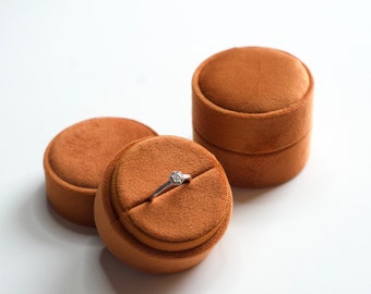 Caja redonda de terciopelo naranja para anillos