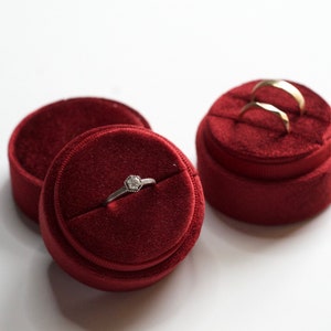 Round Red Velvet Ring Box