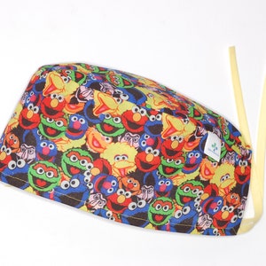 Surgical cap with straps for doctors, nurses, dentists