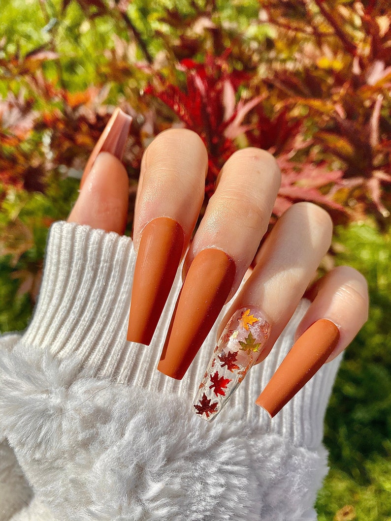 20+ Super Cute Fall Nails [Plus Designs To Steal] | BeautyStack