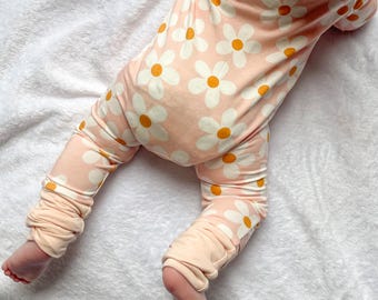 Barboteuse à glissière en bambou rose marguerite pour bébé