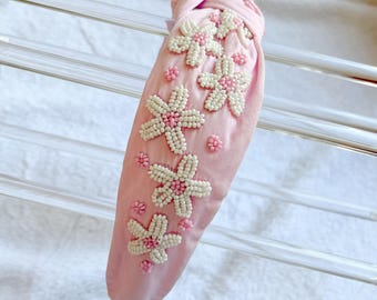 The Groovy Daisy Flower Beaded Brooke Shade Designer  display picture 1
