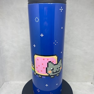Vaso de café Nyan Cat de 20 oz de acero inoxidable: perfecto para beber mientras viaja.