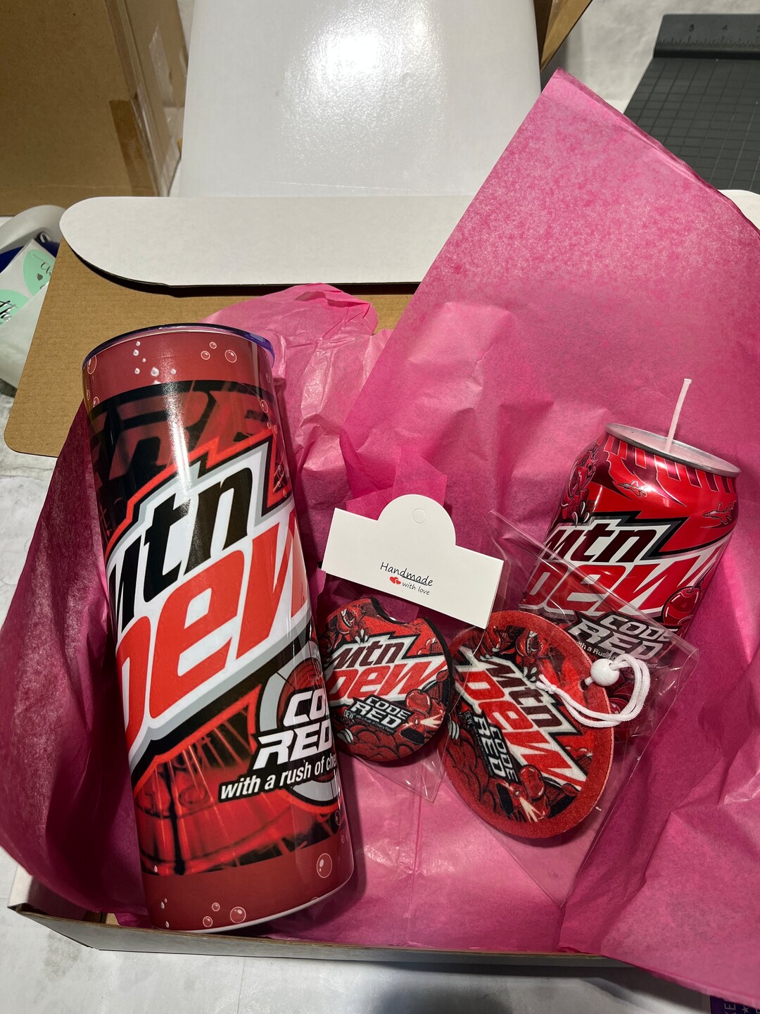 まーちゃんDEW セット Mountain Dew Code Red Themed Gift Set 20 Oz Tumbler | MTN Dew
