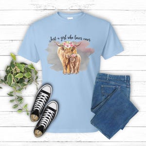 Highland Cow T-Shirt, Just a Girl Who Loves Cows V-Neck or Crew for Women bild 9