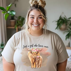 Highland Cow T-Shirt, Just a Girl Who Loves Cows V-Neck or Crew for Women bild 2