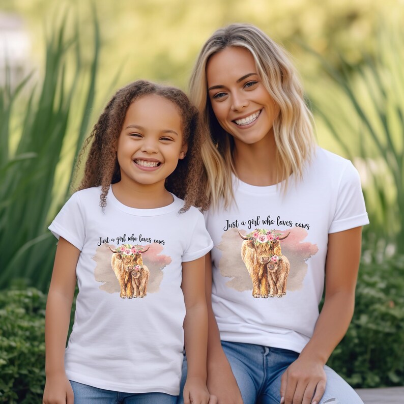 Highland Cow T-Shirt, Just a Girl Who Loves Cows V-Neck or Crew for Women bild 7