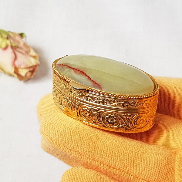 Tiny vintage pill box. Antique small trinkets Box. Very cute pill box. Gold color сollectible box. Lid is decorated with natural stone/onyx