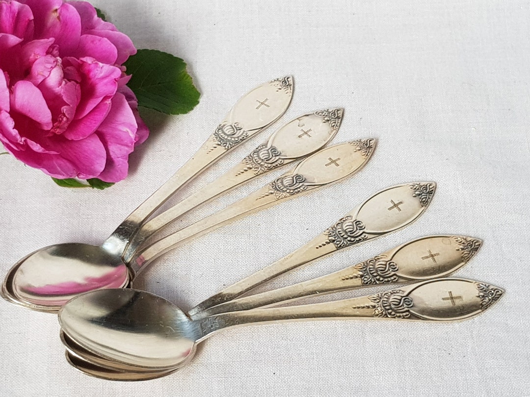 Silver plated vintage teaspoons. Set of 6 ornate teaspoons from Sweden. Swedish antiques. Pretty