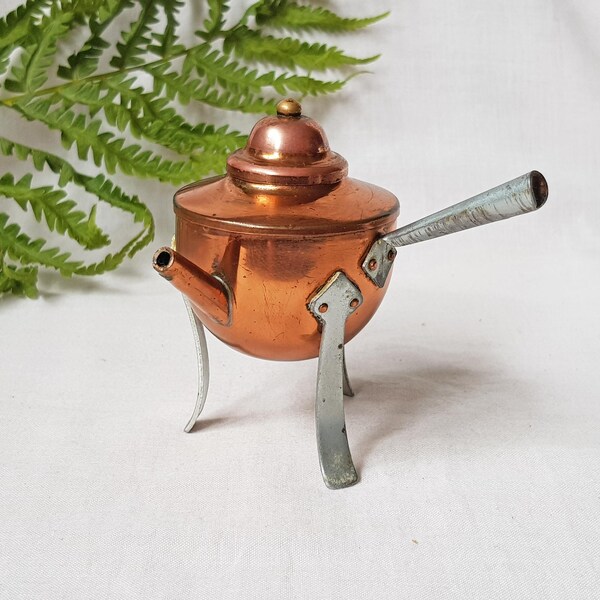 Antique Copper Water Can - 1:12 Scale Miniature, Dollhouse Accessory, Metal, Height 29mm