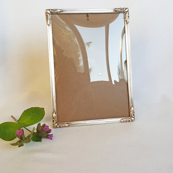 Bubble glass frame. Vintage brass frame with convex glass. Horizonta/verticall frame. Hanging vintage picture frame. Scandinavian frame