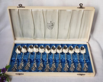 Sterling silver spoons. Set of 12 Swedish antique spoons in case, 830 S, Three crowns. Very graceful serving Silverware. Fancy wedding gift.