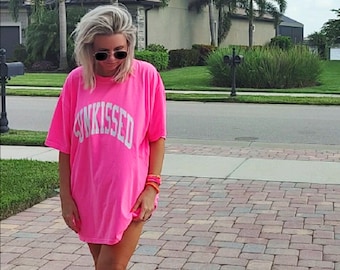 Neon Pink Sunkissed Shirt Summer Tees Oversized Tshirt Preppy Shirts Beachy Tees Preppy Clothes Comfort Colors Shirt Trendy Summer T-Shirt