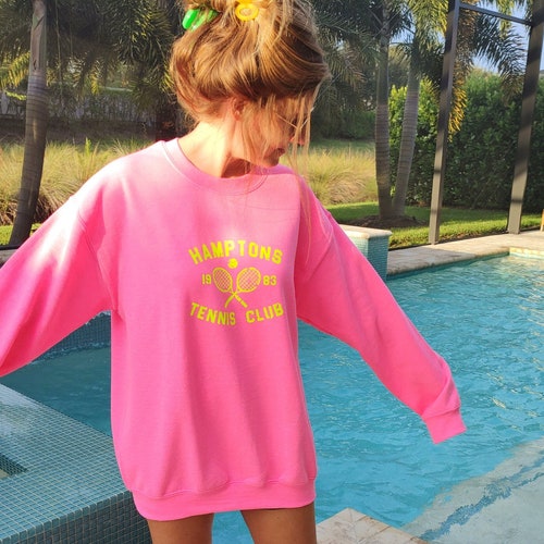 Hamptons Tennis Club Sweatshirt Preppy Pink Tennis Club Preppy Sweatshirt Women's Trendy Sweatshirt Oversized Sweatshirt Trendy Crewneck