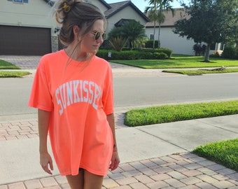 Camiseta naranja neón besada por el sol, camisetas de verano, camisetas oversize, camisetas preppy, camisetas playeras, ropa preppy, camisa de colores cómodos, camiseta de verano de moda