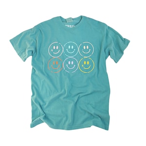 Smiling Face Vintage Shirts Women Happy Face Tshirt Smile Tee Shirt Vintage Comfy Tee Women&#39;s Shirts Comfort Colors Distressed Trendy Shirt