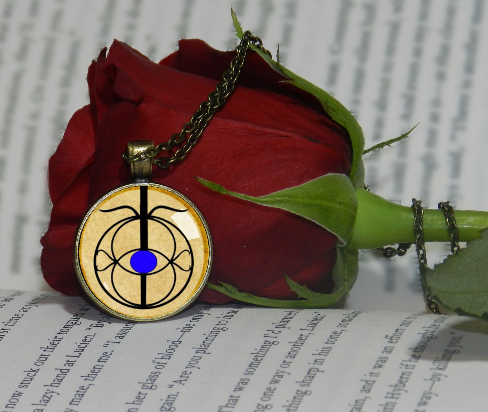 Eye of Elena Throne of Glass Necklace Antique Bronze Style | Etsy