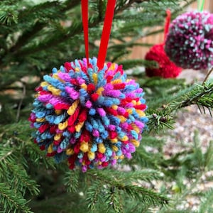Set of Three Pom Pom Baubles / Pom Pom Tree Decoration / Colourful Tree Decoration / Christmas Decoration