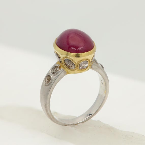 Vintage 18K Gold Ruby Cabochon Ring: Diamond Acce… - image 3