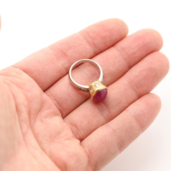 Vintage 18K Gold Ruby Cabochon Ring: Diamond Acce… - image 7