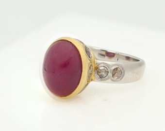 Vintage 18K Gold Rubin Cabochon Ring: Diamant Akzente, handgefertigt in Italien