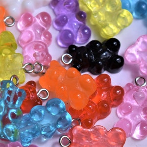 100 Acrylic Charms - Colorful Plastic Charms for Bracelets Slime I Spy  Projects - Assortment of Unique Charms in Mixed Colors : :  Toys & Games