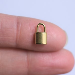 CLOSING DOWN!! 6 Tiny Gold padlock charm or pendant, tiny padlock, gold coloured metal