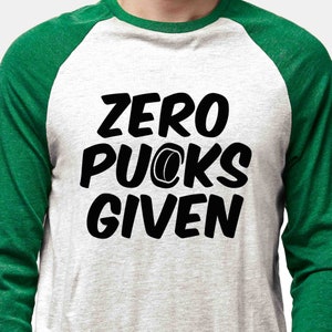 Zero Pucks は、アイスリンクで着用したり、ホッケーをプレイしたりするための、パーソナライズされた商用昇華アパレルを作成するための SVG EPS Dxf バンドルを提供します。