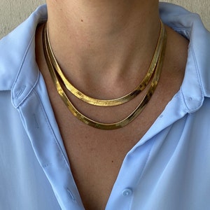 Nahesa Necklace | Gold Serpentine Chain | Delicate Gold Flat Chain Choker