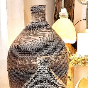 Escultura de cartón en tarro, Decoración original, Botella de cartón, Escultura de diseño, Escultura moderna, Escultura en papel, Creación en cartón