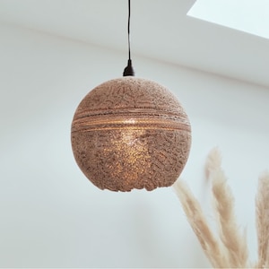 Suspensión globo grande de cartón, Pantalla redonda, Pantalla de diseño original, Iluminación de salón moderna, Suspensión natural, Globo luminoso