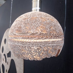 Luz colgante globo de cartón, Pantalla redonda, Pantalla de diseño original, Luz colgante de iluminación moderna, Luz colgante natural, Luz colgante de salón
