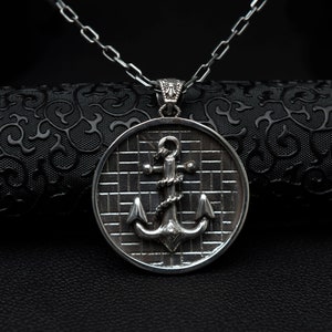 Anchor medallion clearance