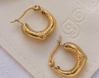 Vintage Style Textured Gold Hoop Earrings, small gold hoop earrings, textured gold hoops, vintage gold hoop earrings, boho hoops