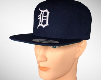 Detroit Old English Flat Bill Snapback Baseball Cap Caps Hat Hats Black Tigers 