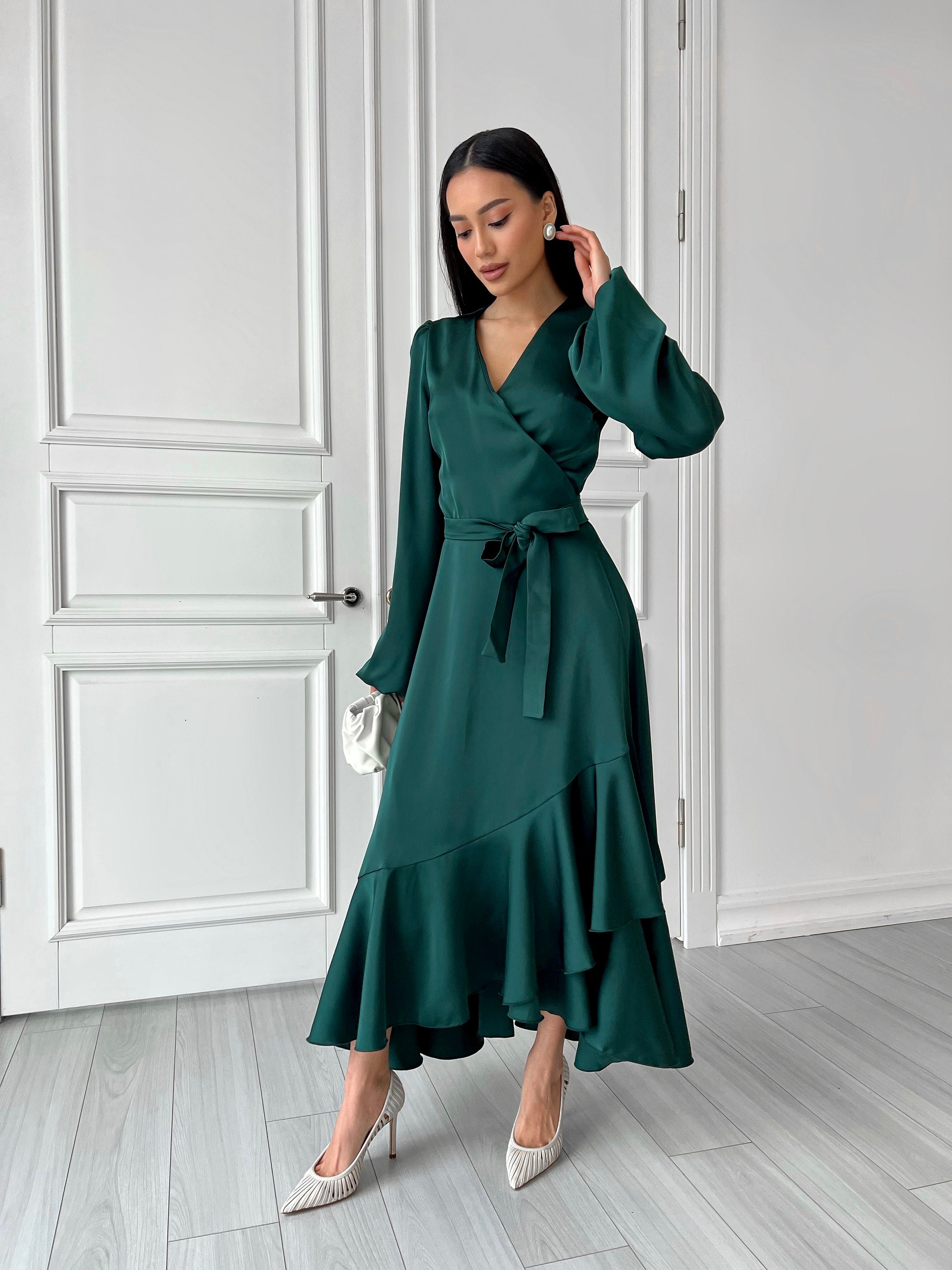 slim fit dress slacks Emerald Velvet Midi Dress