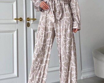 2 Piece Pants Suit Set for Women Beige Print Silk Suit Loose Fit Suit Long Sleeve Short Palazzo Pants Elegant Matching Set Loungewear Suit