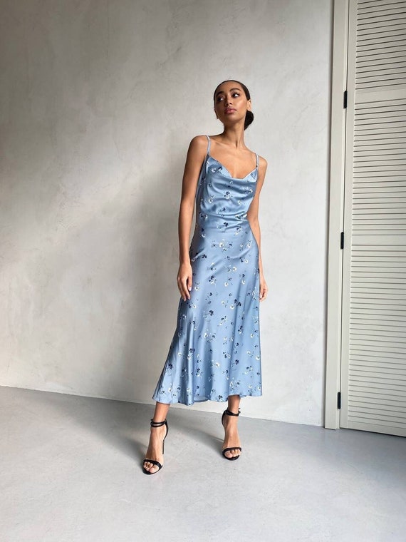 romantisk hjemmehørende Diligence Light Blue Floral Silk Slip Midi Dress for Women Sexy Flowy - Etsy