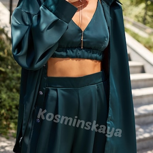 Emerald Green Satin Suit for Women 3 Piece Set Loose Fit Shirt Crop Deep V Neck Top Wide Leg Pants with Pockets Wedding Guest Suit Party Set