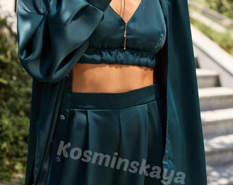 Emerald Green Satin 3-Piece Suit: Loose Fit Crop Top, Wide Leg Pants