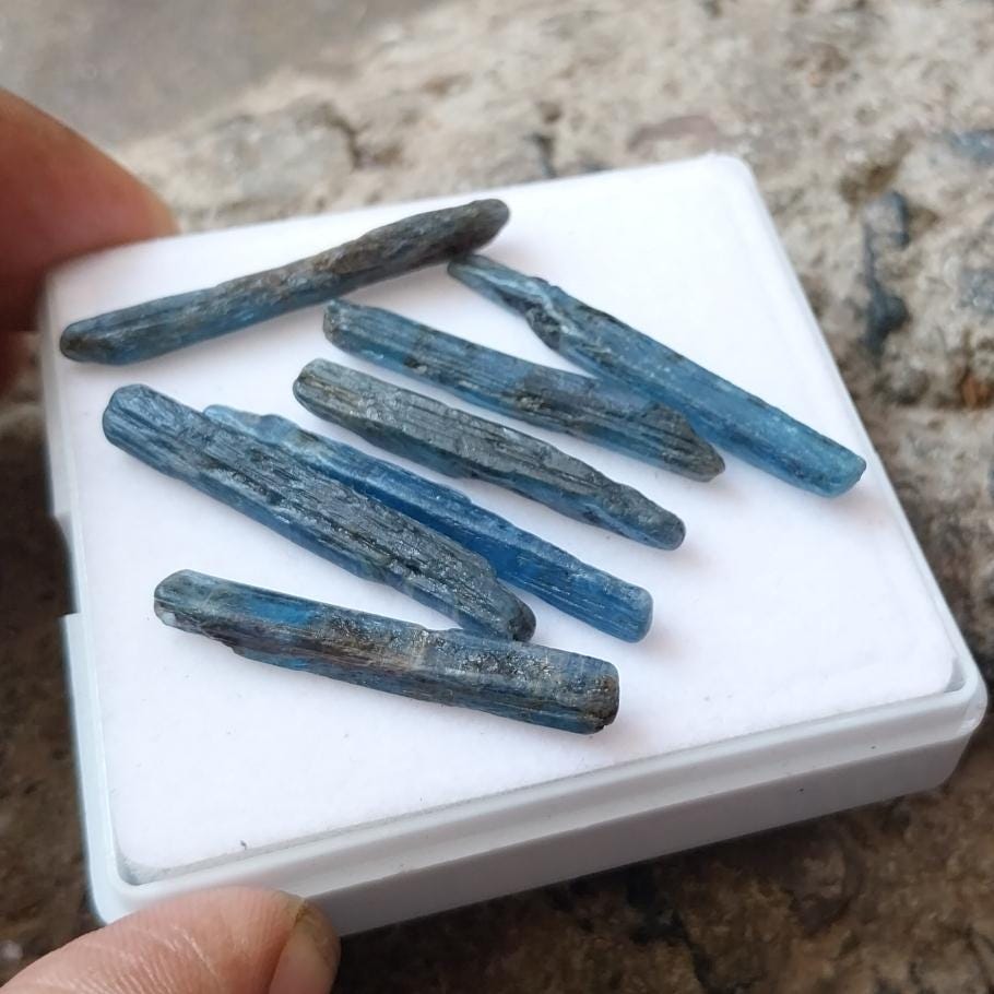 Natural Kyanite Rough Pencil Shape 7 Piece, 31 to 38 MM Blue