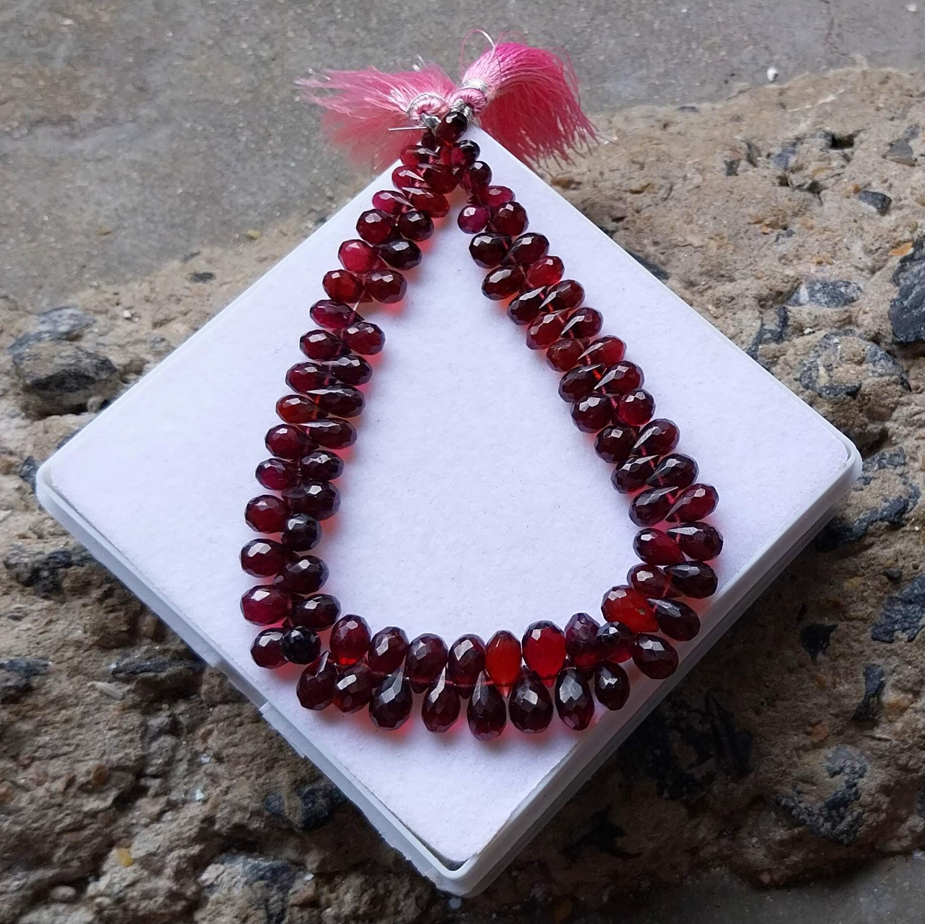 Pierre Précieuse Rhodolite Rouge Pourpre Naturelle 6,5x4,7 Mm - 0,73 Ct