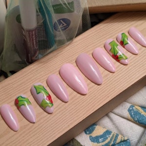 Mistletoe - Christmas - Press On Nails