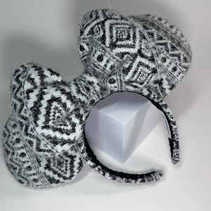Minnie Mouse Sweater Ears - Black and White