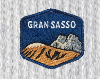 Toppa Gran Sasso, 7.2 cm larghezza x 6.9 cm altezza, personalizzabile con data