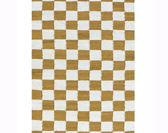 Tapete artesanal de cânhamo e juta, xadrez amarelo e branco, estilo boho.