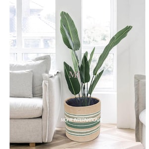 Handgjord ulljute kelimkruka, grön & beige hemträdgårdskruka, modern lantlig vardagsrums- och kontorskorg