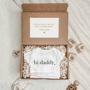 Pregnancy Announcement Box: "Hi Daddy, Mommy, Grandma, etc." - Tell Your Family You're Pregnant Pregnancy Reveal Baby Bodysuit Gift Box