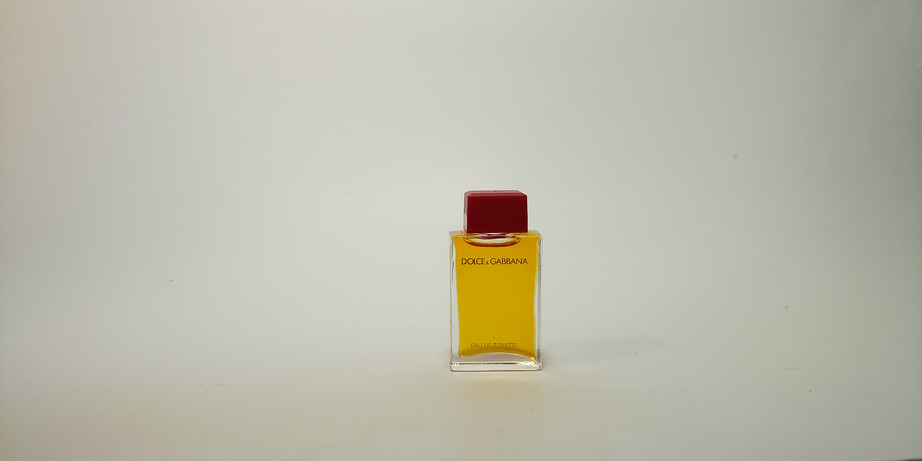 Dolce & Gabbana 1992 Eau de Toilette 5ml017fl.oz Miniatura Dolce & Gabbana 1992 Eau de Toilette 5ml017fl.oz Miniatura