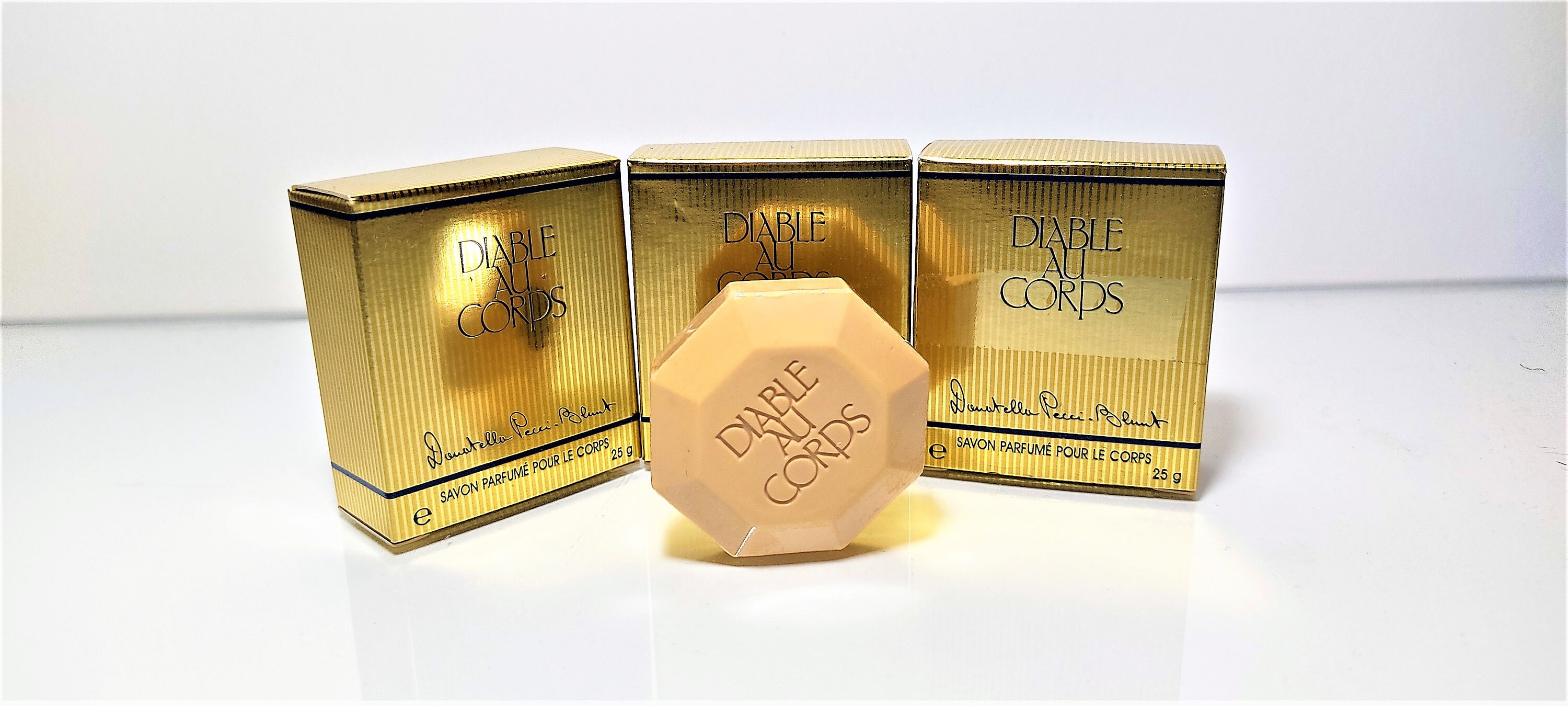 Diable au Corps by Donatella Pecci-Blunt (Parfum) » Reviews & Perfume Facts